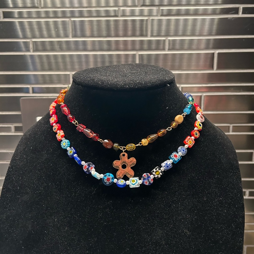 🌸 2 urban outfitters necklaces🩷